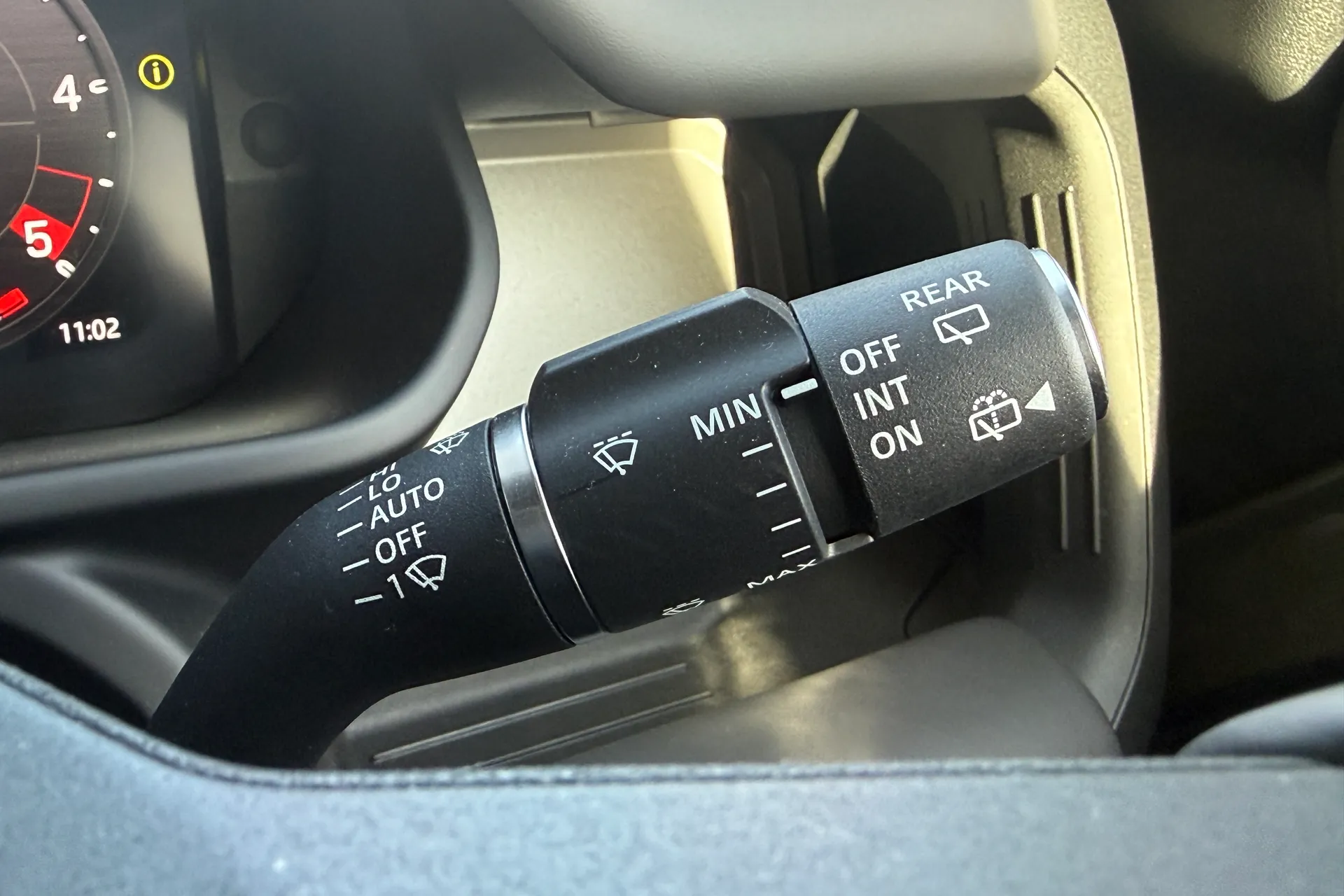 LAND ROVER DEFENDER thumbnail image number 60