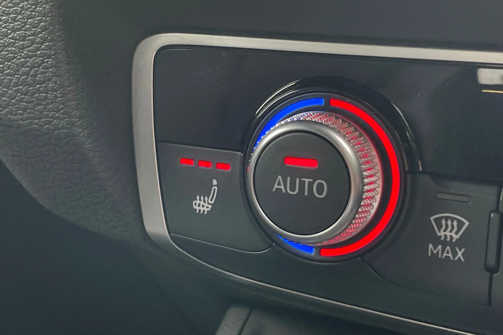 Audi Q3 thumbnail image number 29