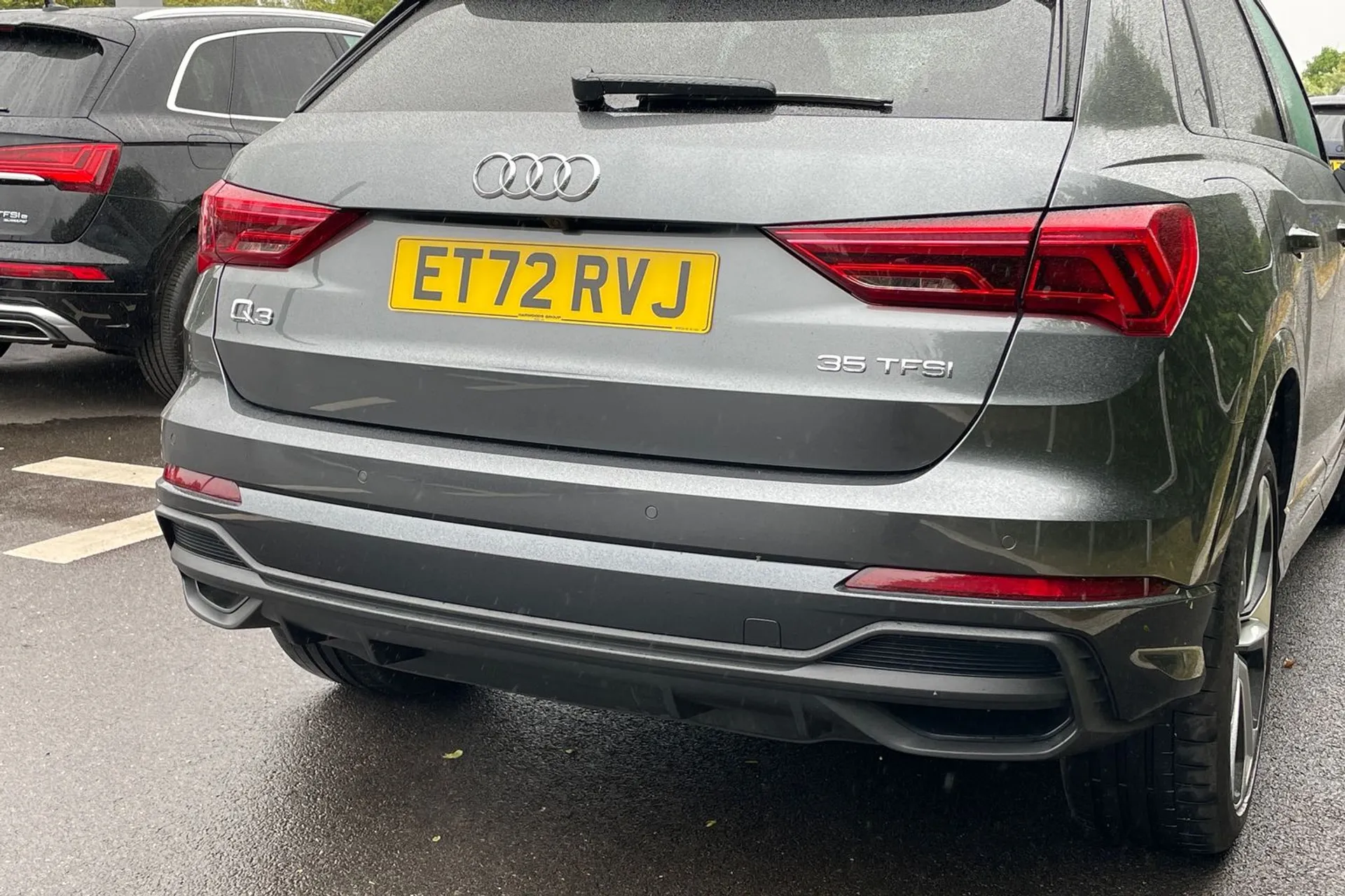 Audi Q3 thumbnail image number 16