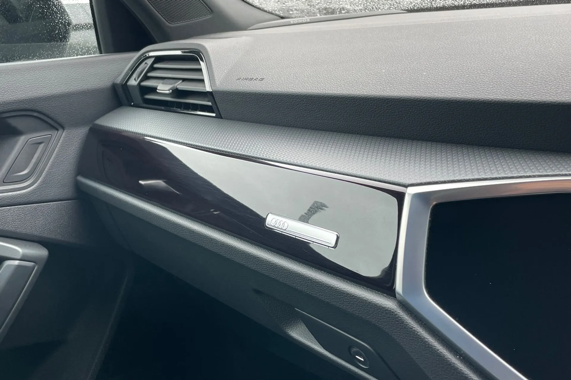 Audi Q3 thumbnail image number 50