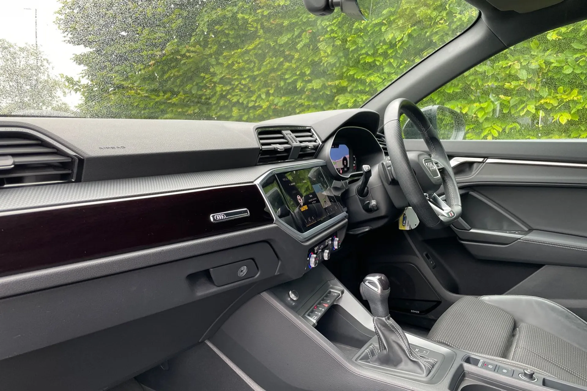 Audi Q3 thumbnail image number 28