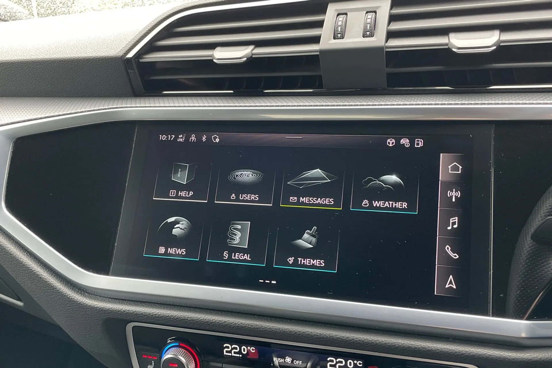 Audi Q3 thumbnail image number 38