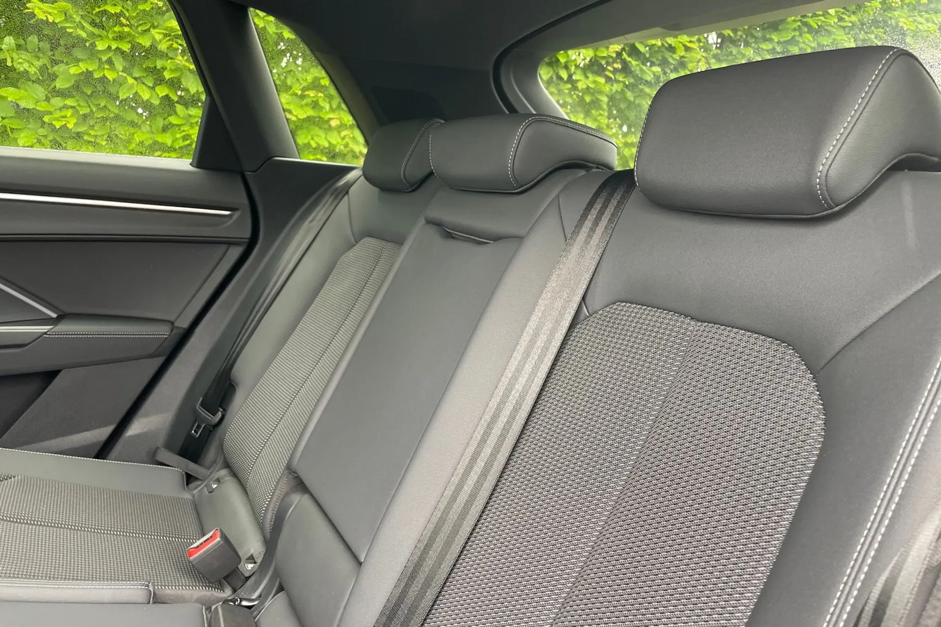 Audi Q3 thumbnail image number 32