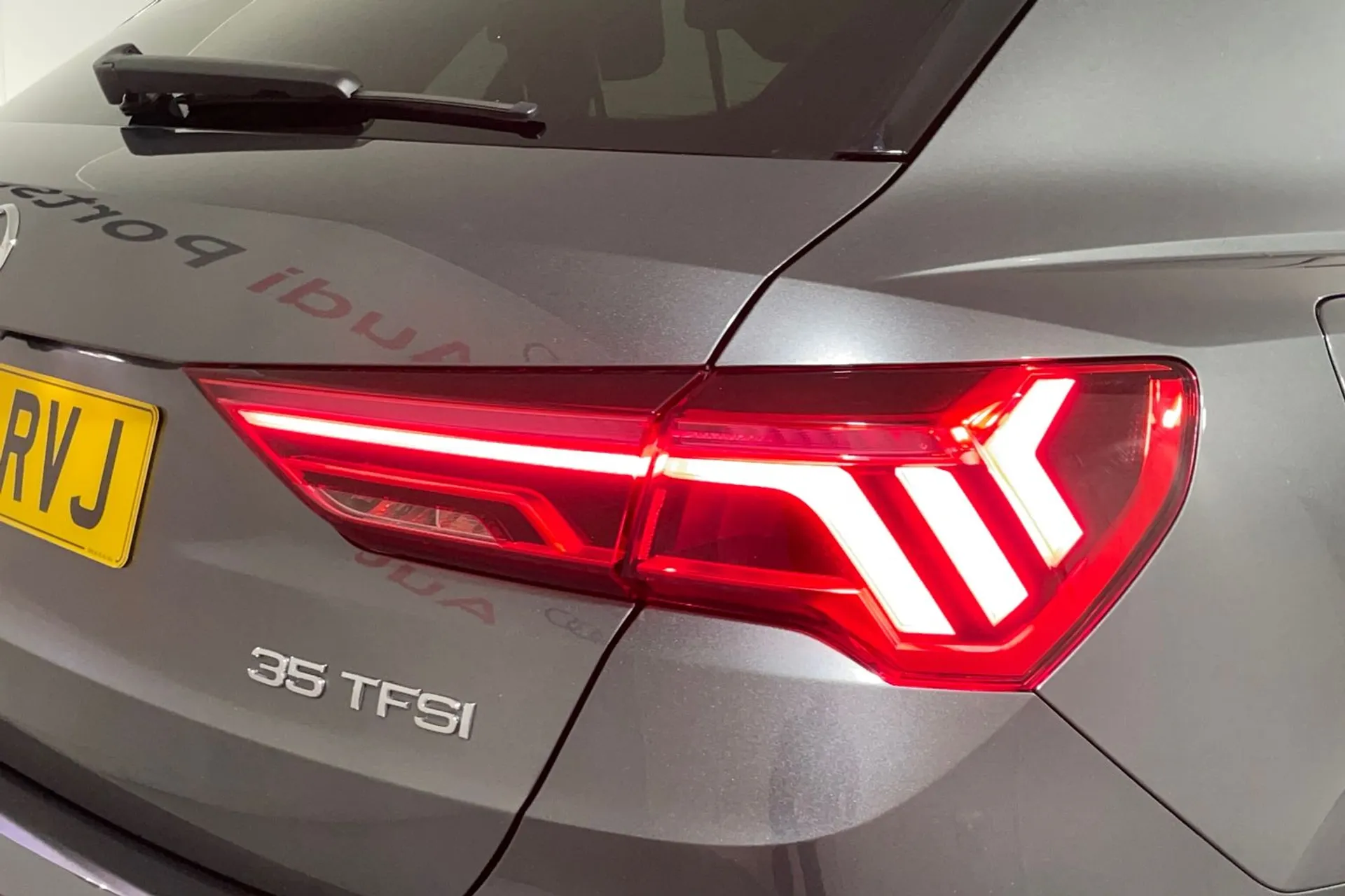 Audi Q3 thumbnail image number 17