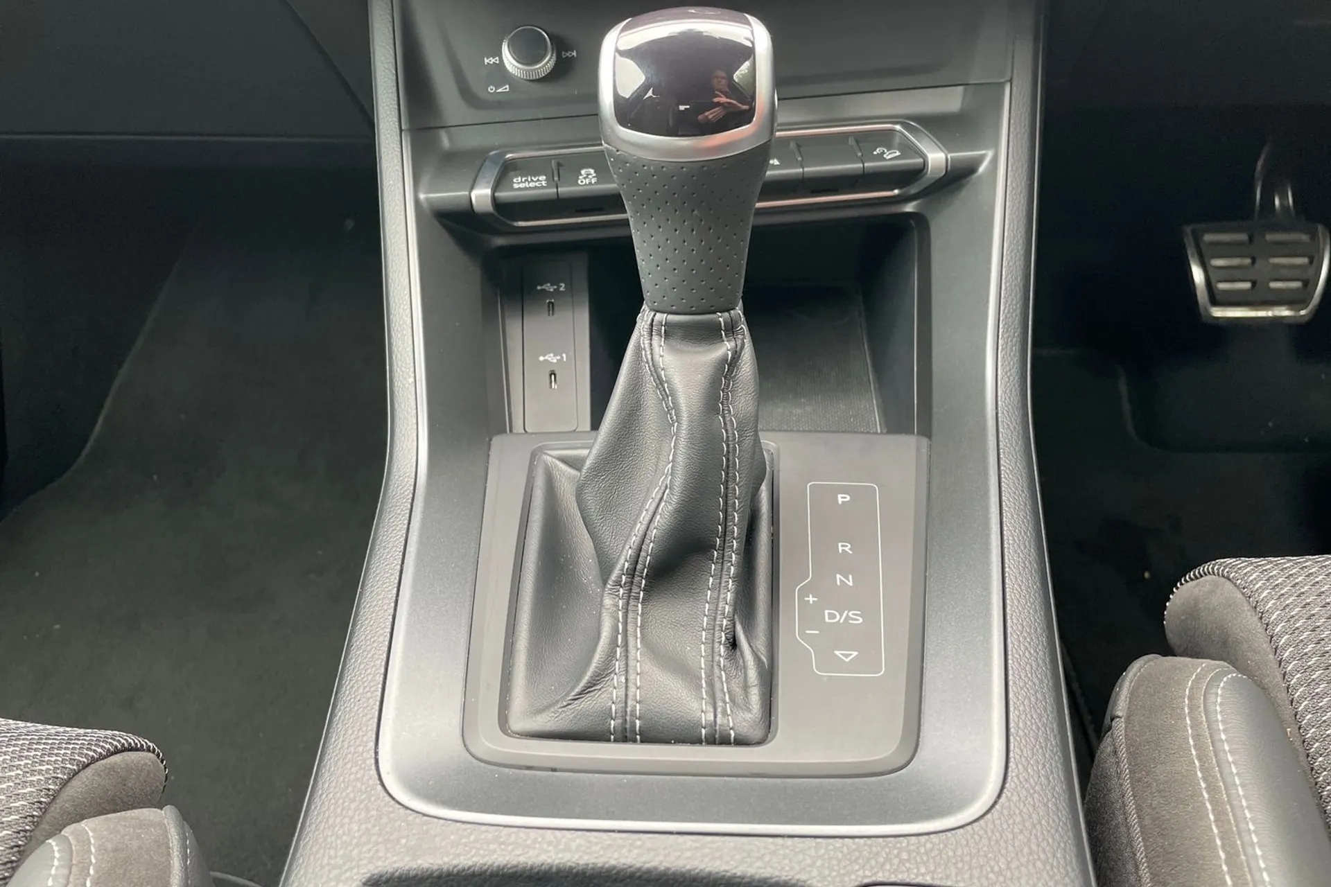 Audi Q3 thumbnail image number 41