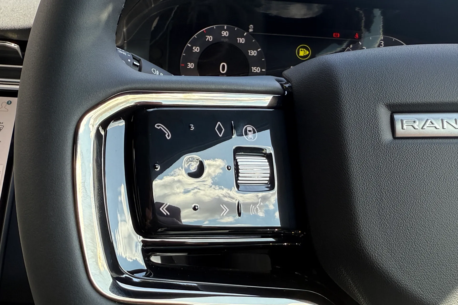 LAND ROVER RANGE ROVER EVOQUE thumbnail image number 40