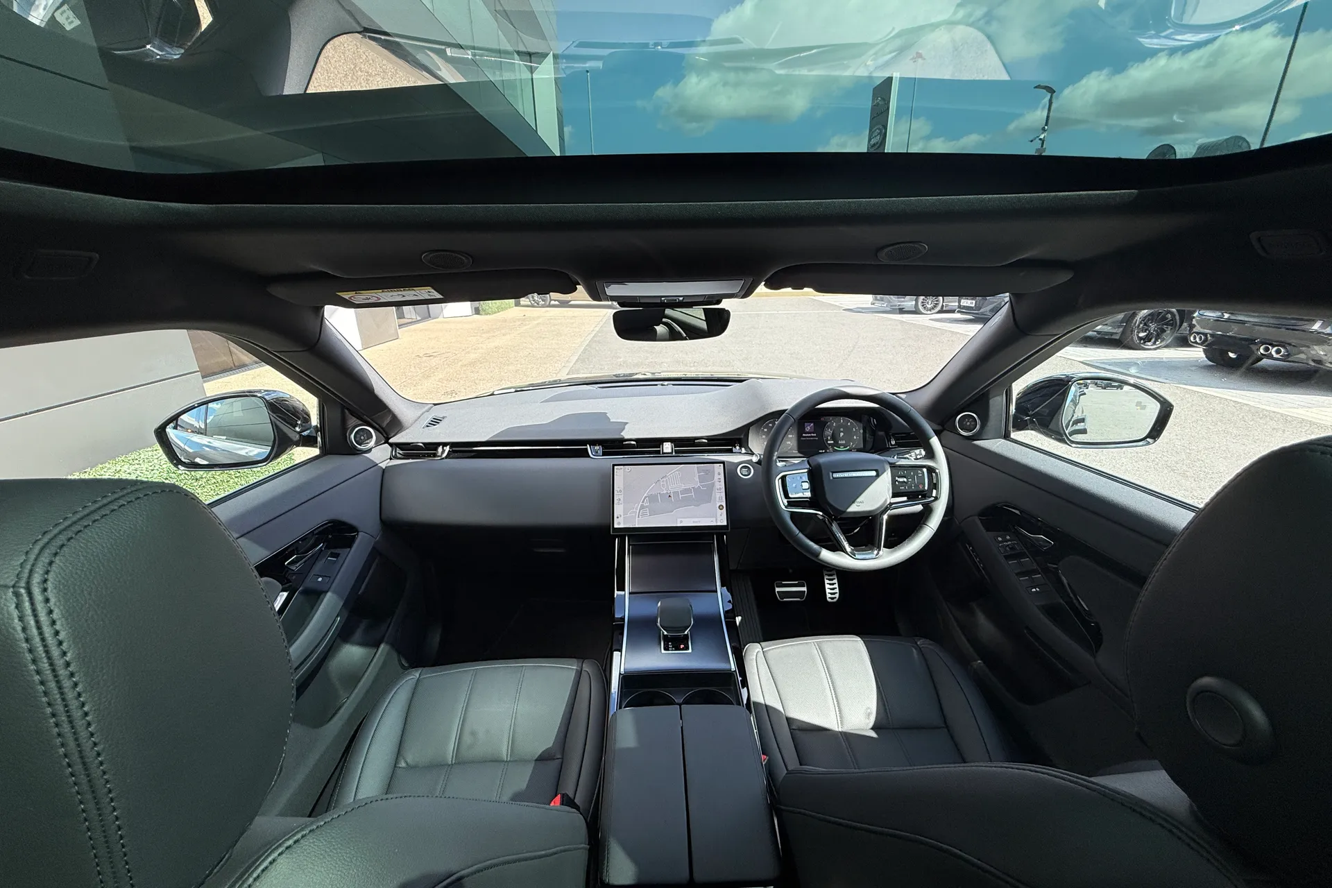 LAND ROVER RANGE ROVER EVOQUE thumbnail image number 3