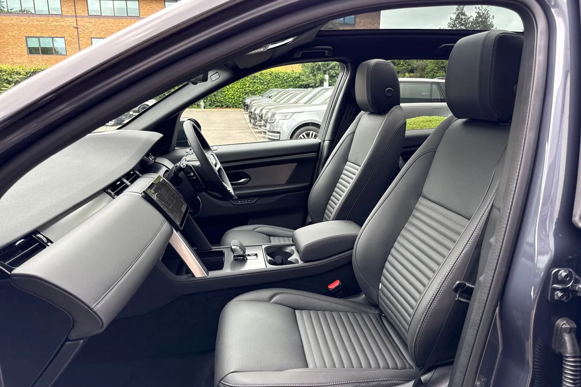 LAND ROVER DISCOVERY SPORT thumbnail image number 47