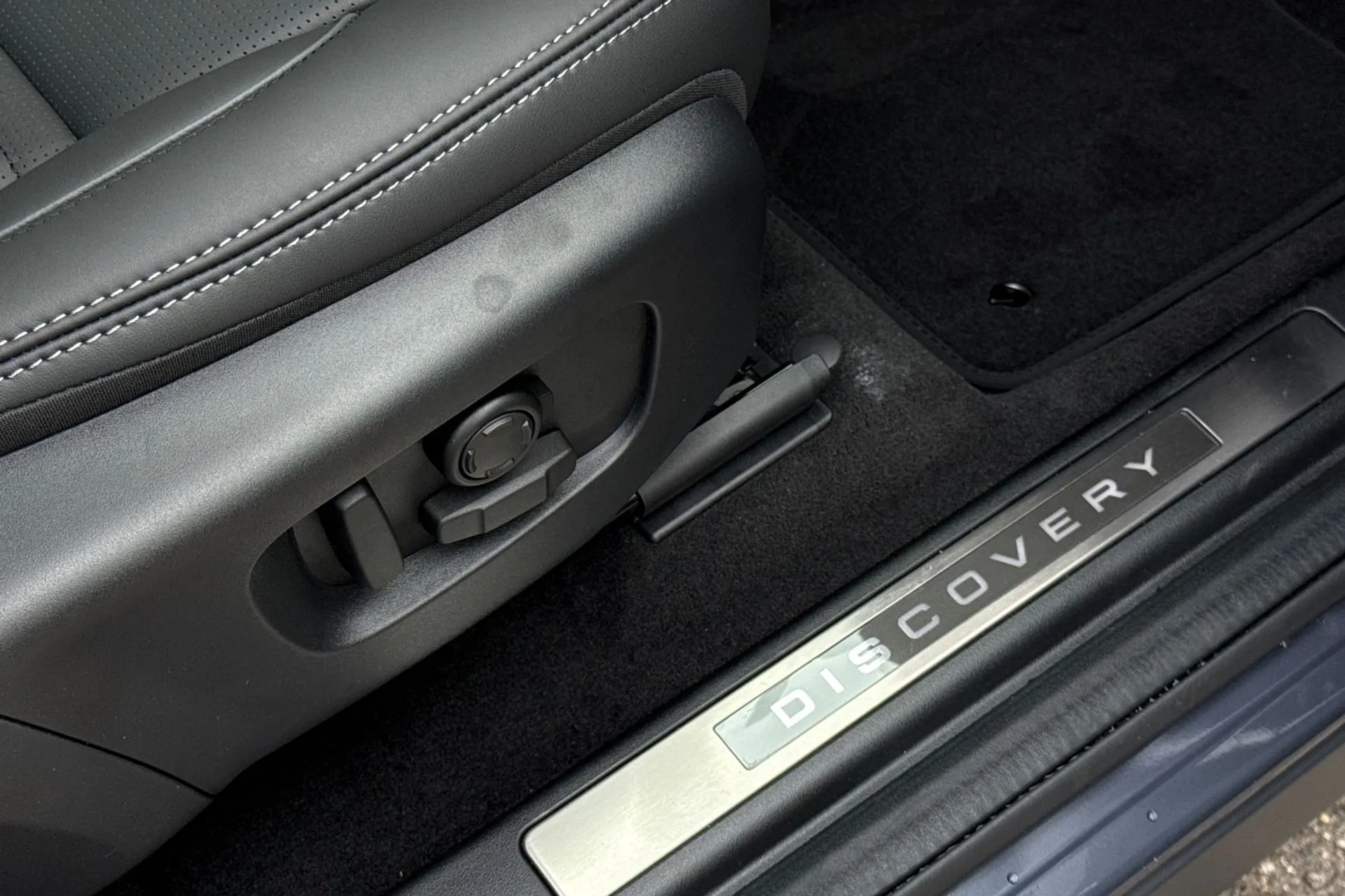 LAND ROVER DISCOVERY SPORT thumbnail image number 43