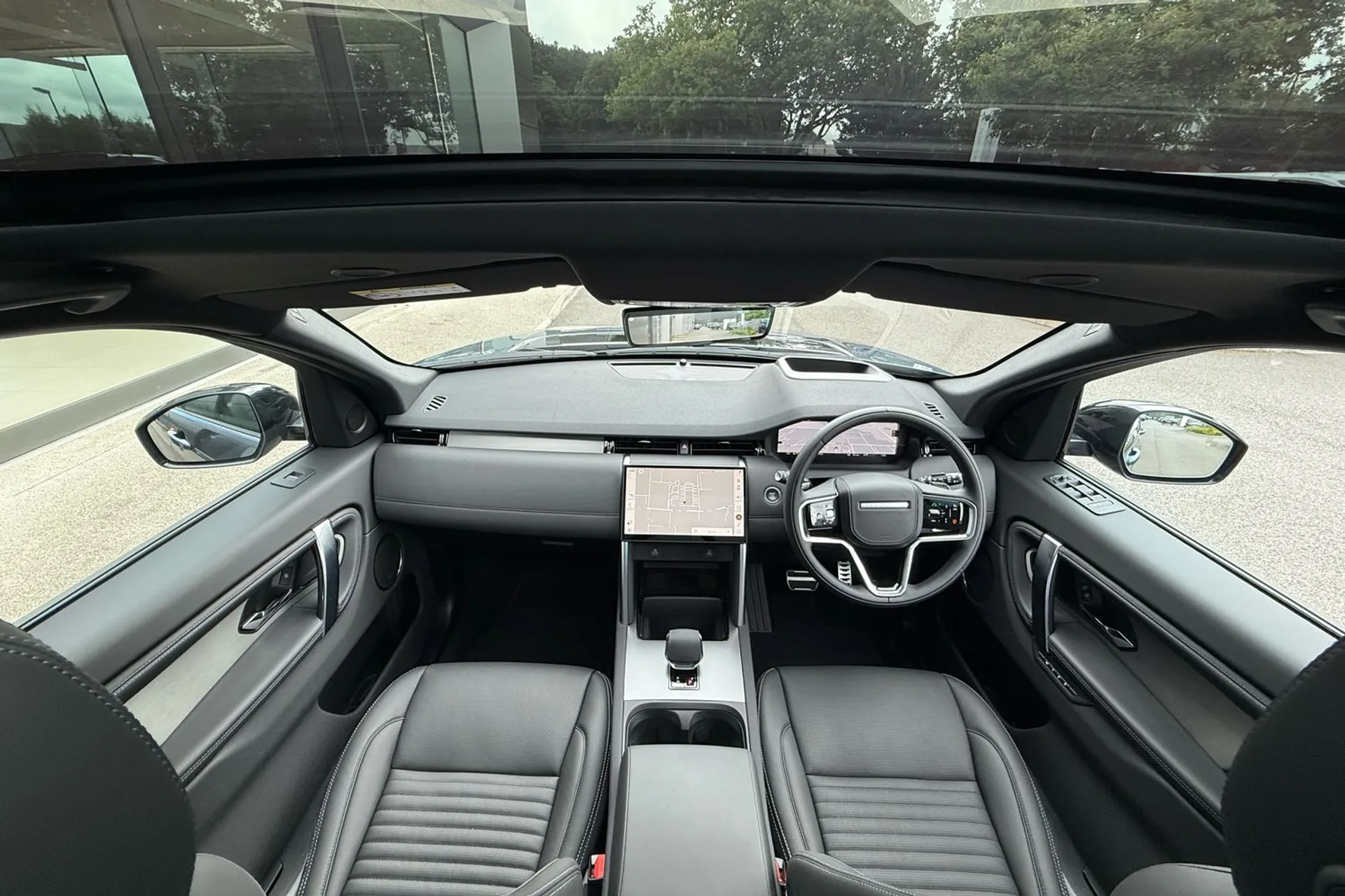 LAND ROVER DISCOVERY SPORT thumbnail image number 3