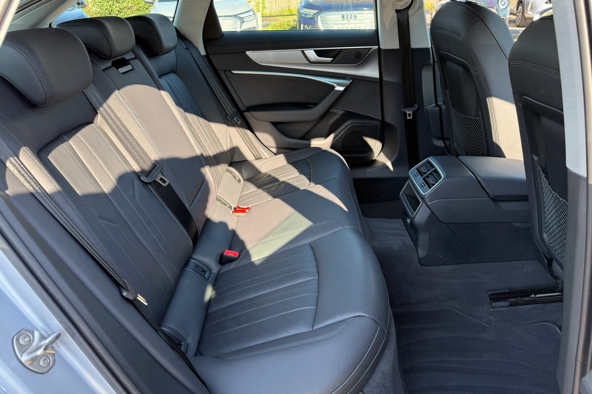 Audi A6 thumbnail image number 44