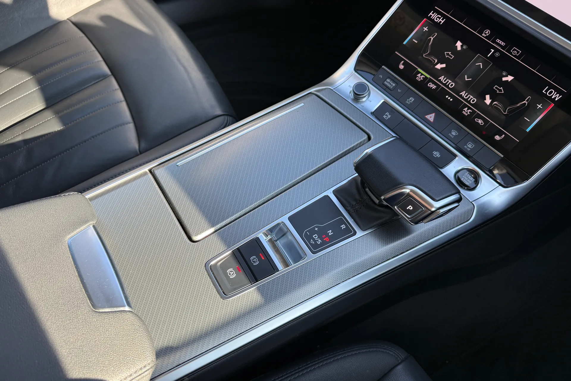 Audi A6 thumbnail image number 39