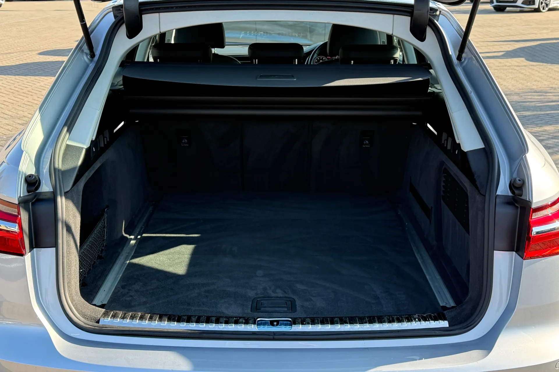 Audi A6 thumbnail image number 34