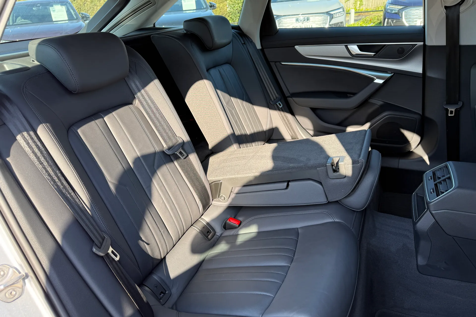 Audi A6 thumbnail image number 46