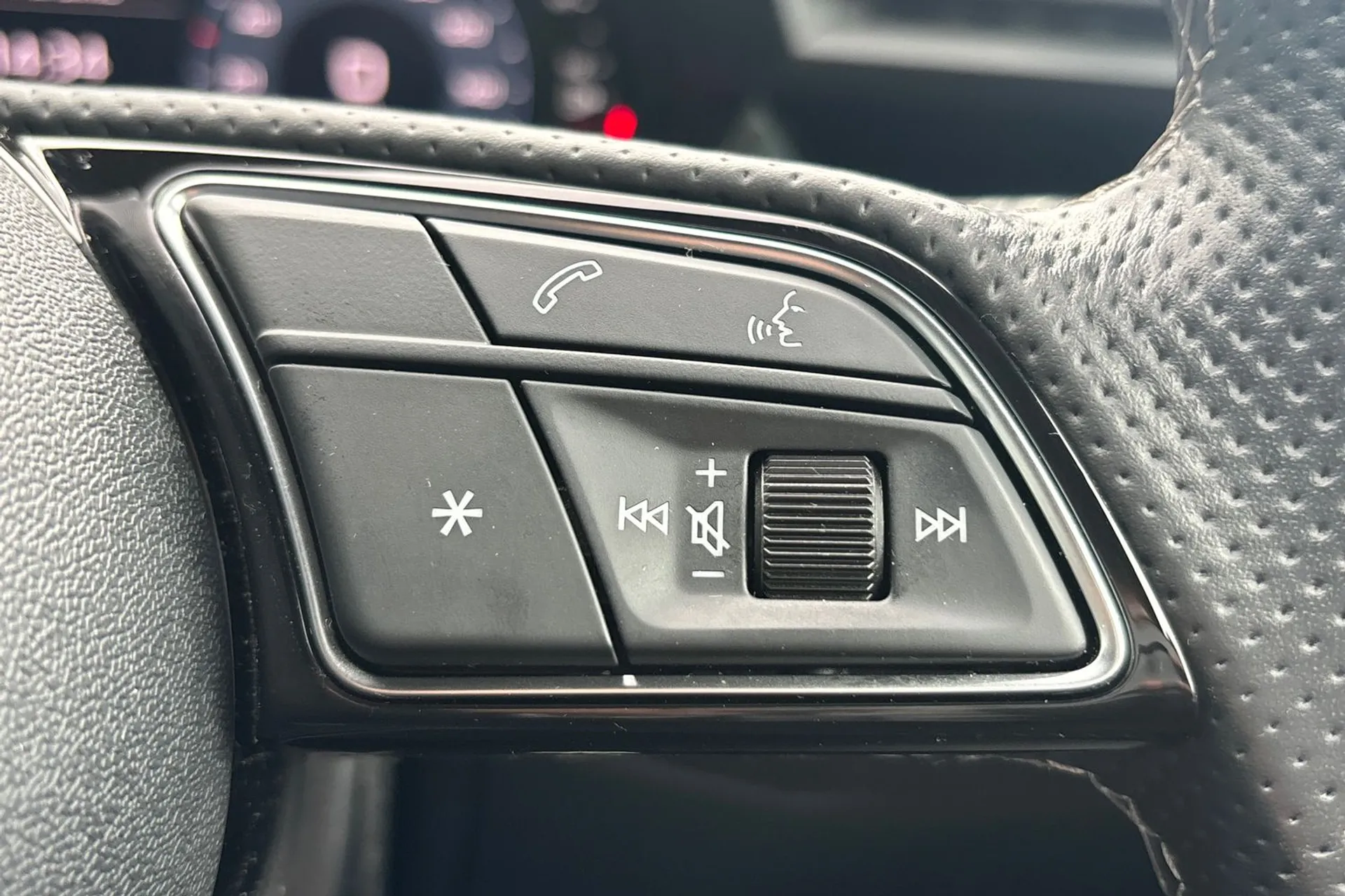 Audi A3 thumbnail image number 38