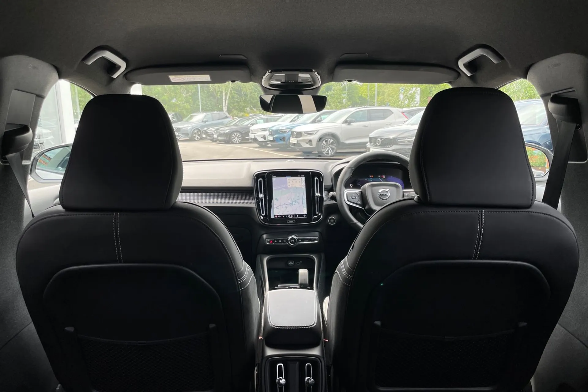 Volvo XC40 R-DESIGN B4 MHEV AUT thumbnail image number 21