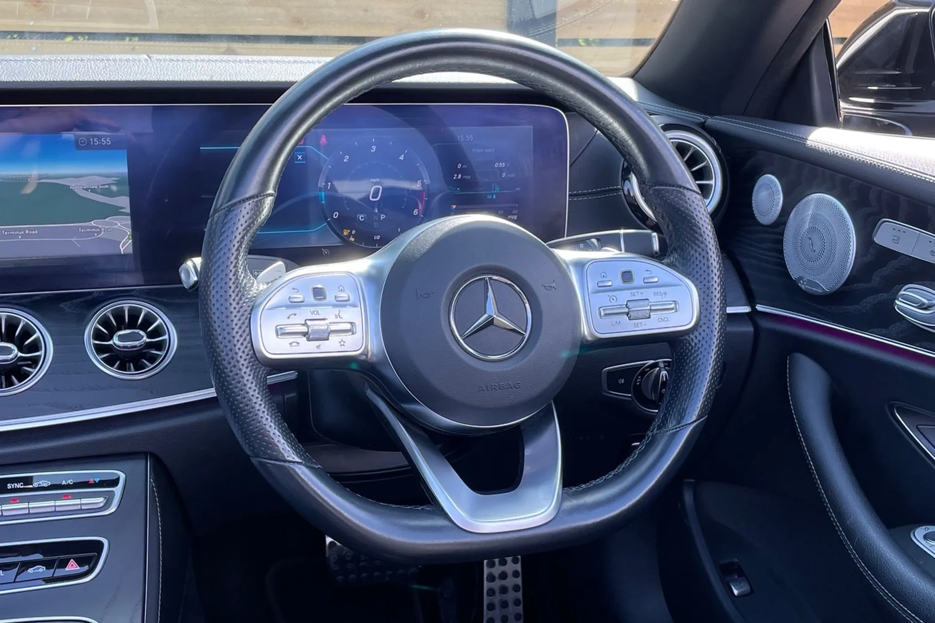 MERCEDES-BENZ E CLASS thumbnail image number 36