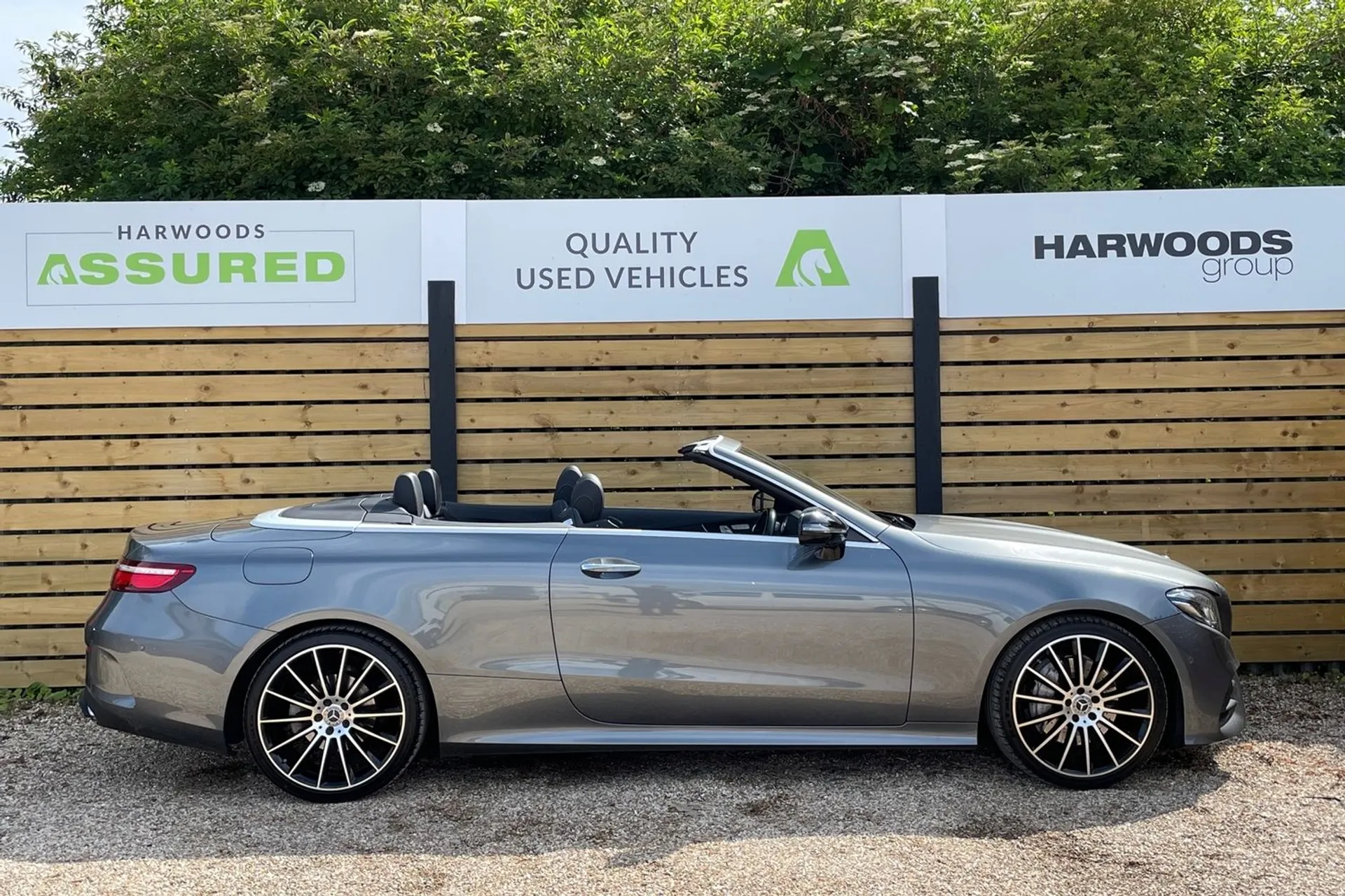 MERCEDES-BENZ E CLASS thumbnail image number 2