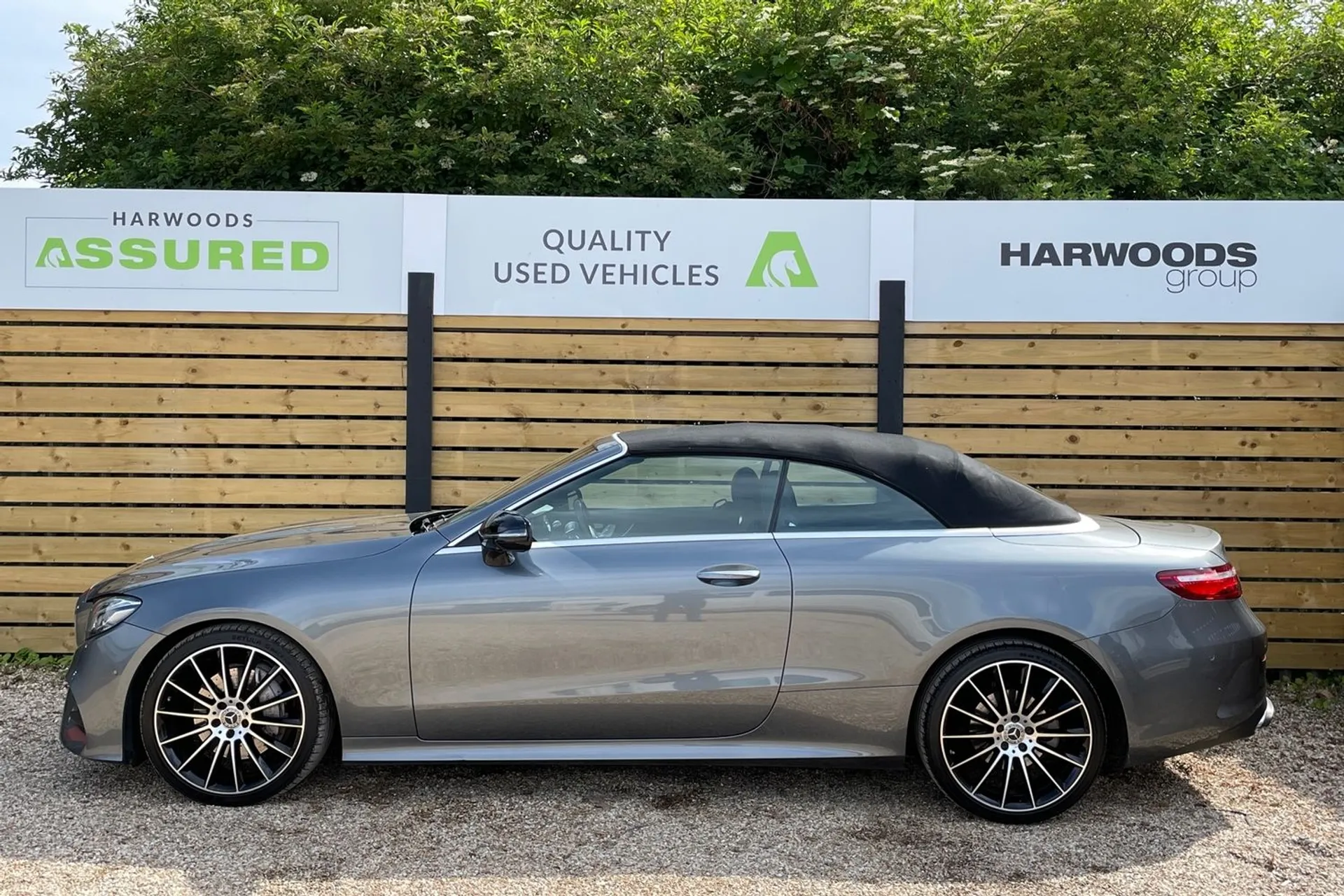 MERCEDES-BENZ E CLASS thumbnail image number 11