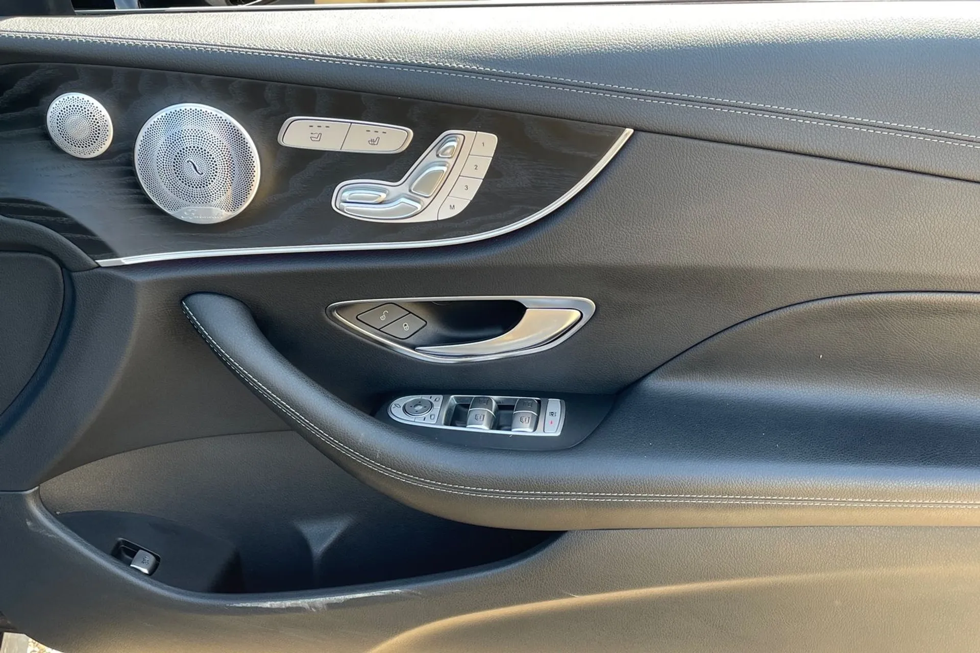 MERCEDES-BENZ E CLASS thumbnail image number 41