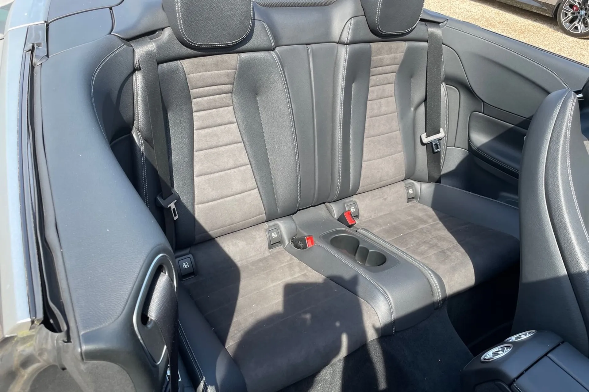 MERCEDES-BENZ E CLASS thumbnail image number 24