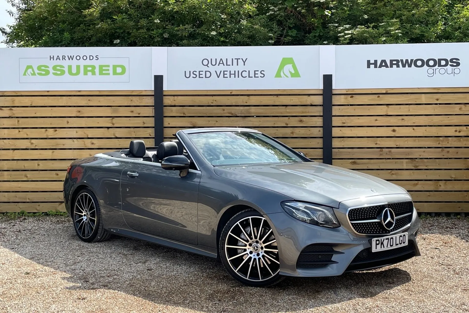MERCEDES-BENZ E CLASS focused image
