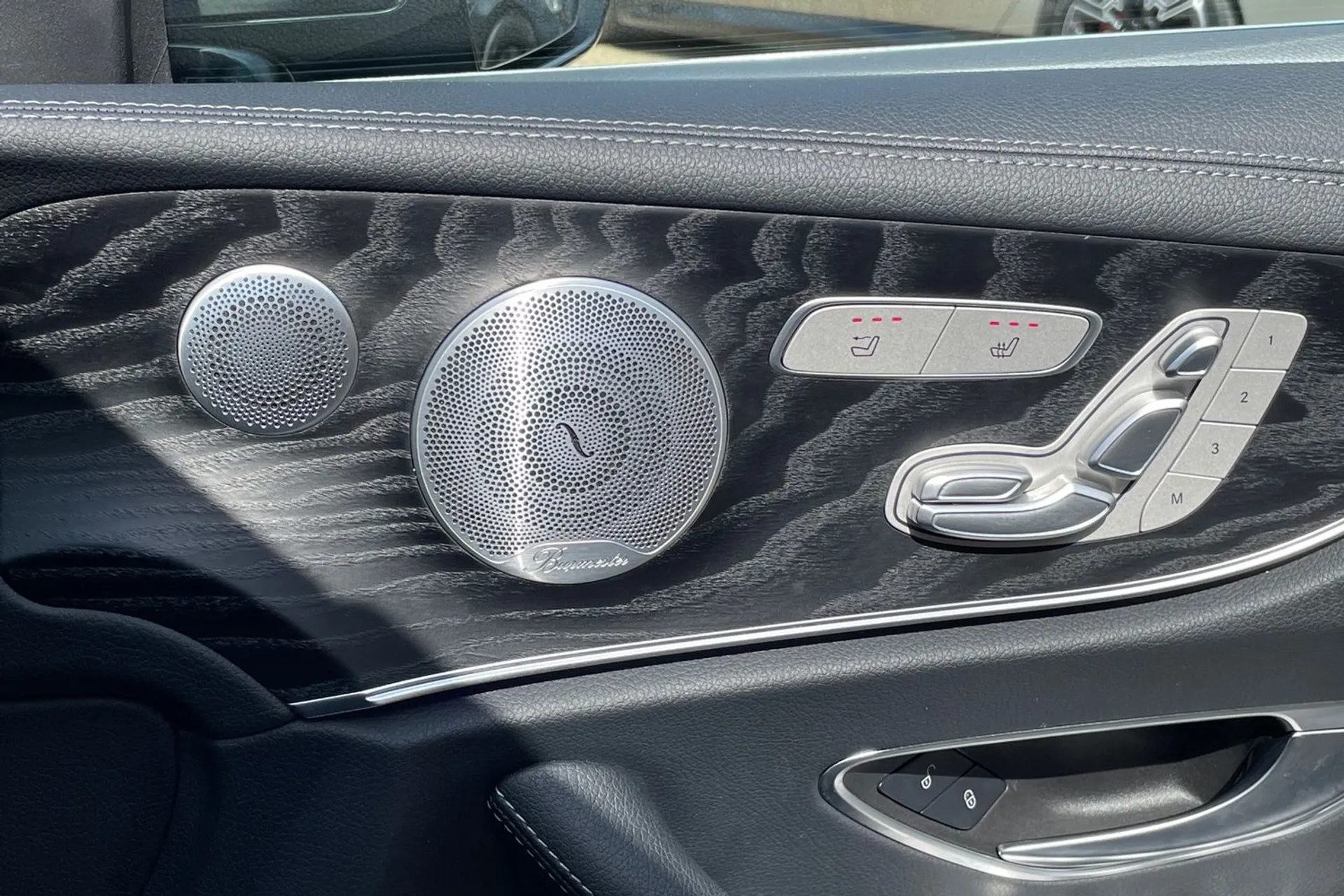 MERCEDES-BENZ E CLASS thumbnail image number 43
