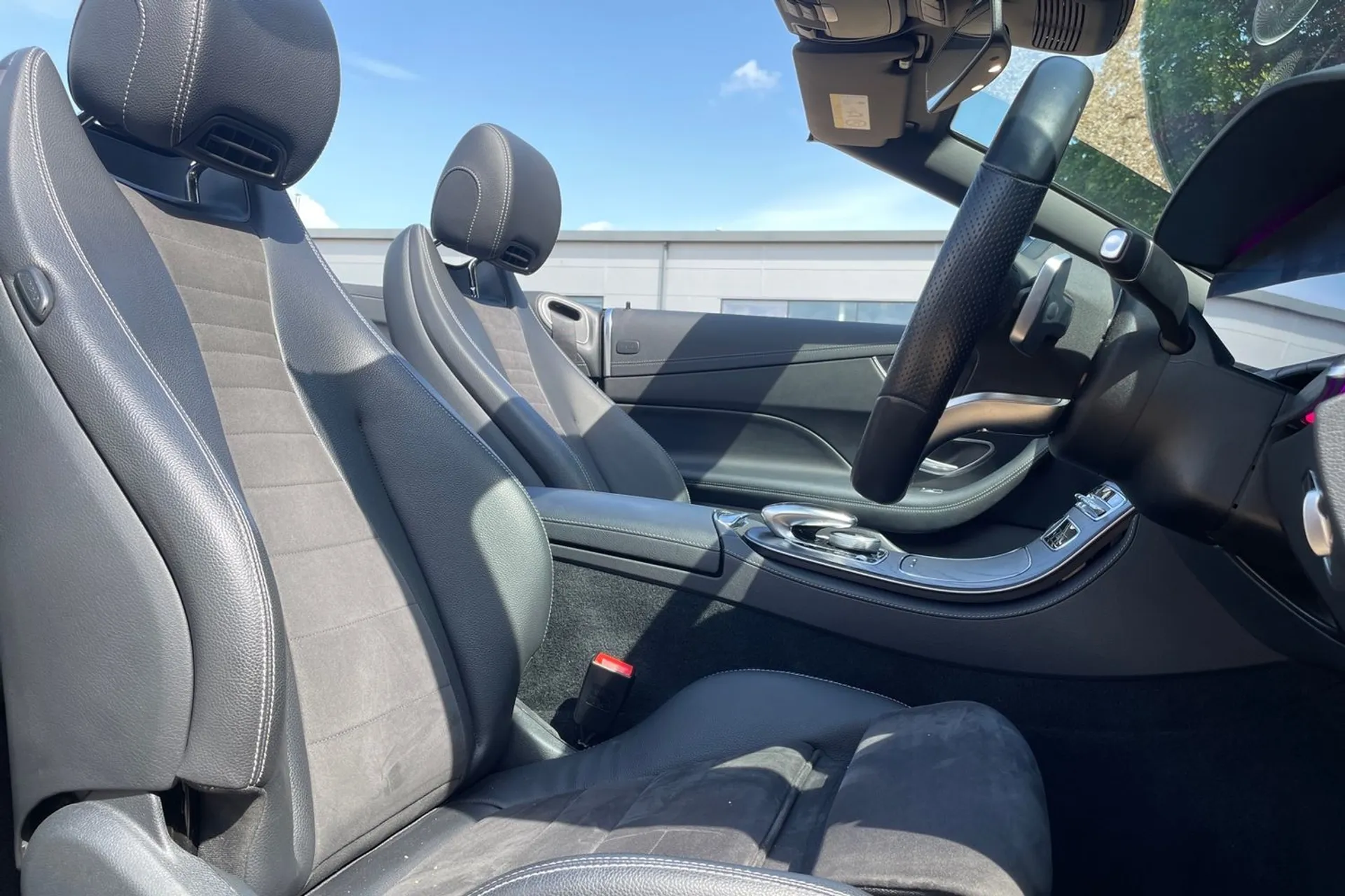 MERCEDES-BENZ E CLASS thumbnail image number 27