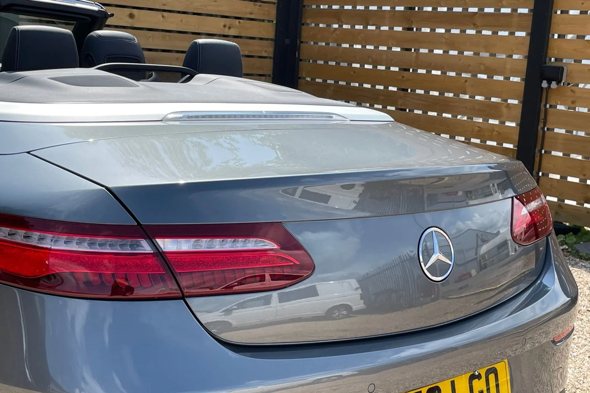 MERCEDES-BENZ E CLASS thumbnail image number 16