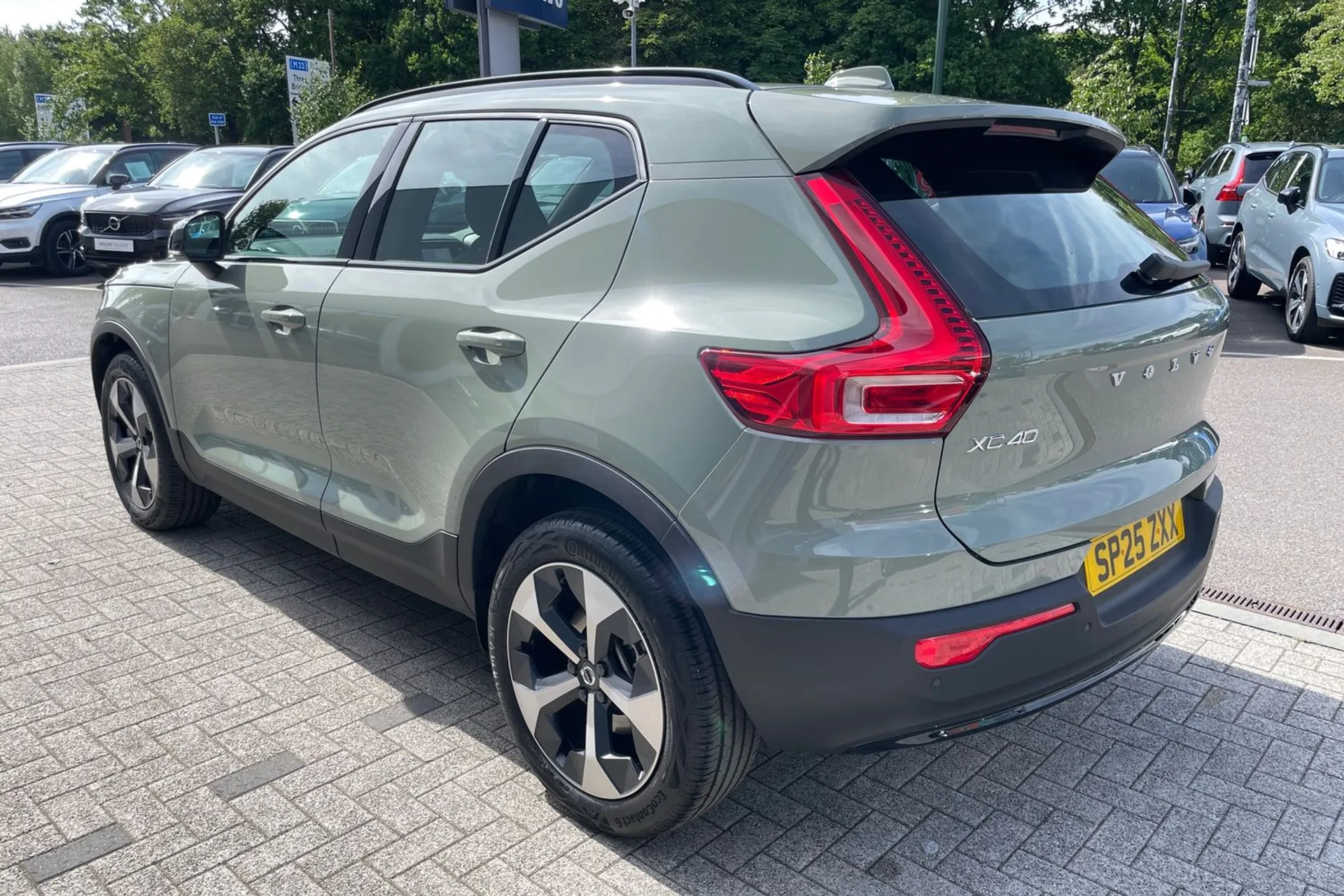 Volvo XC40 thumbnail image number 9