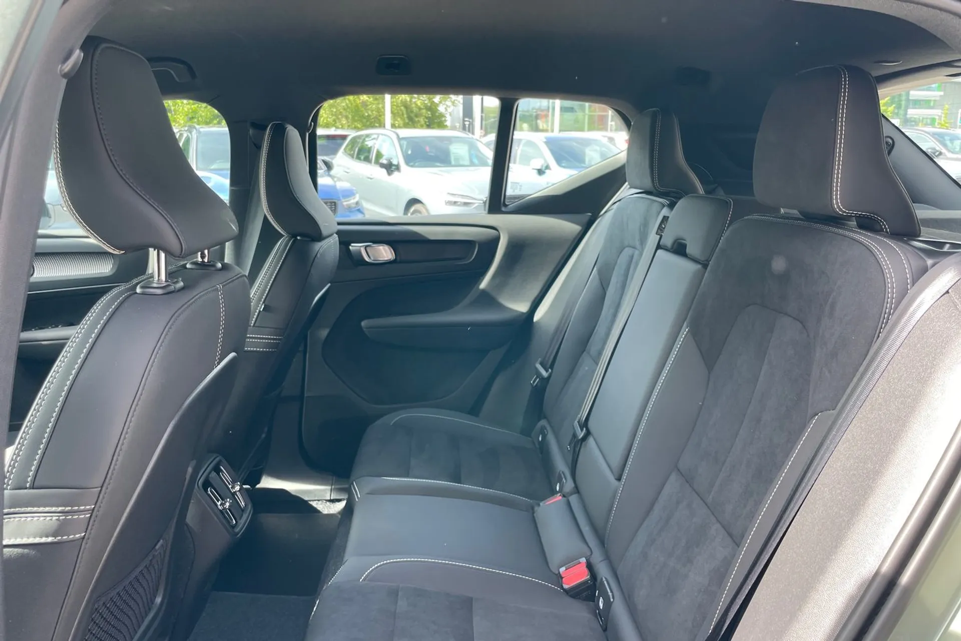 Volvo XC40 thumbnail image number 29