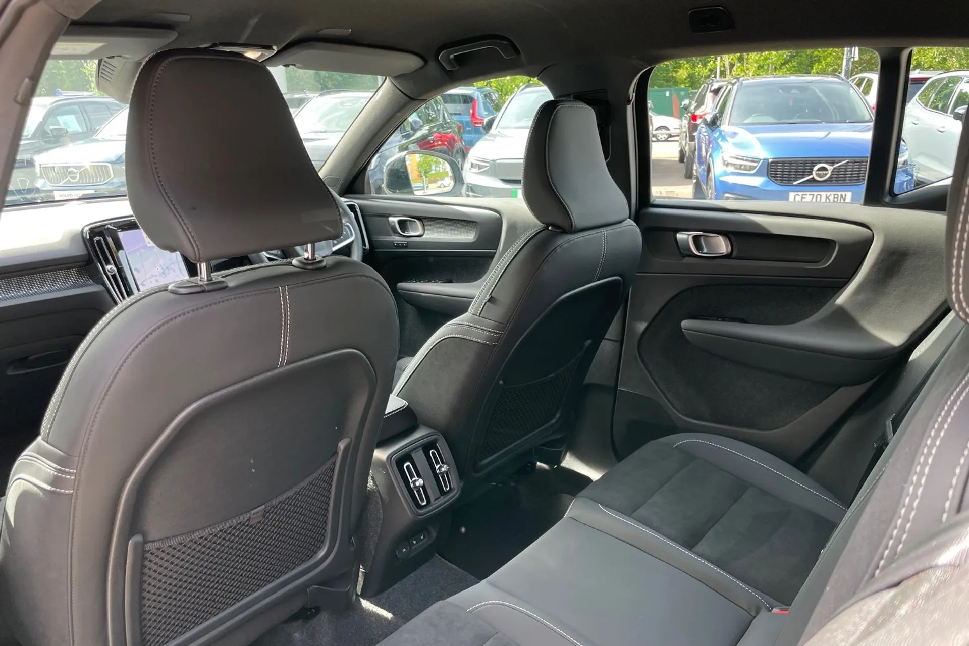 Volvo XC40 thumbnail image number 30