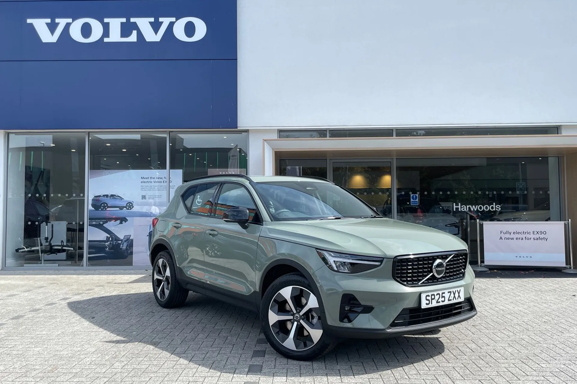Volvo XC40 focused image
