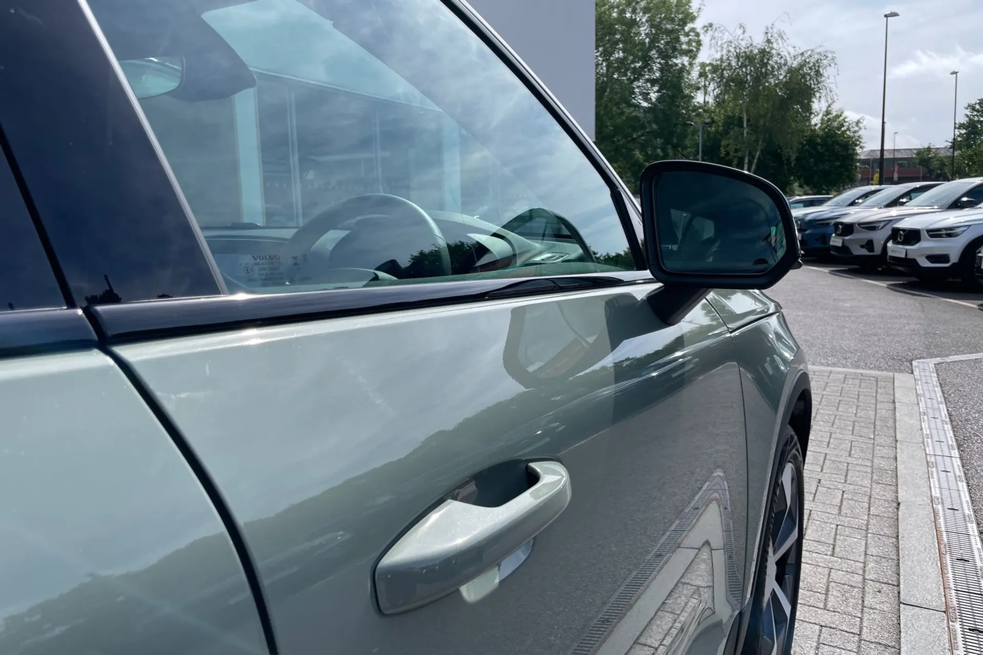 Volvo XC40 thumbnail image number 16