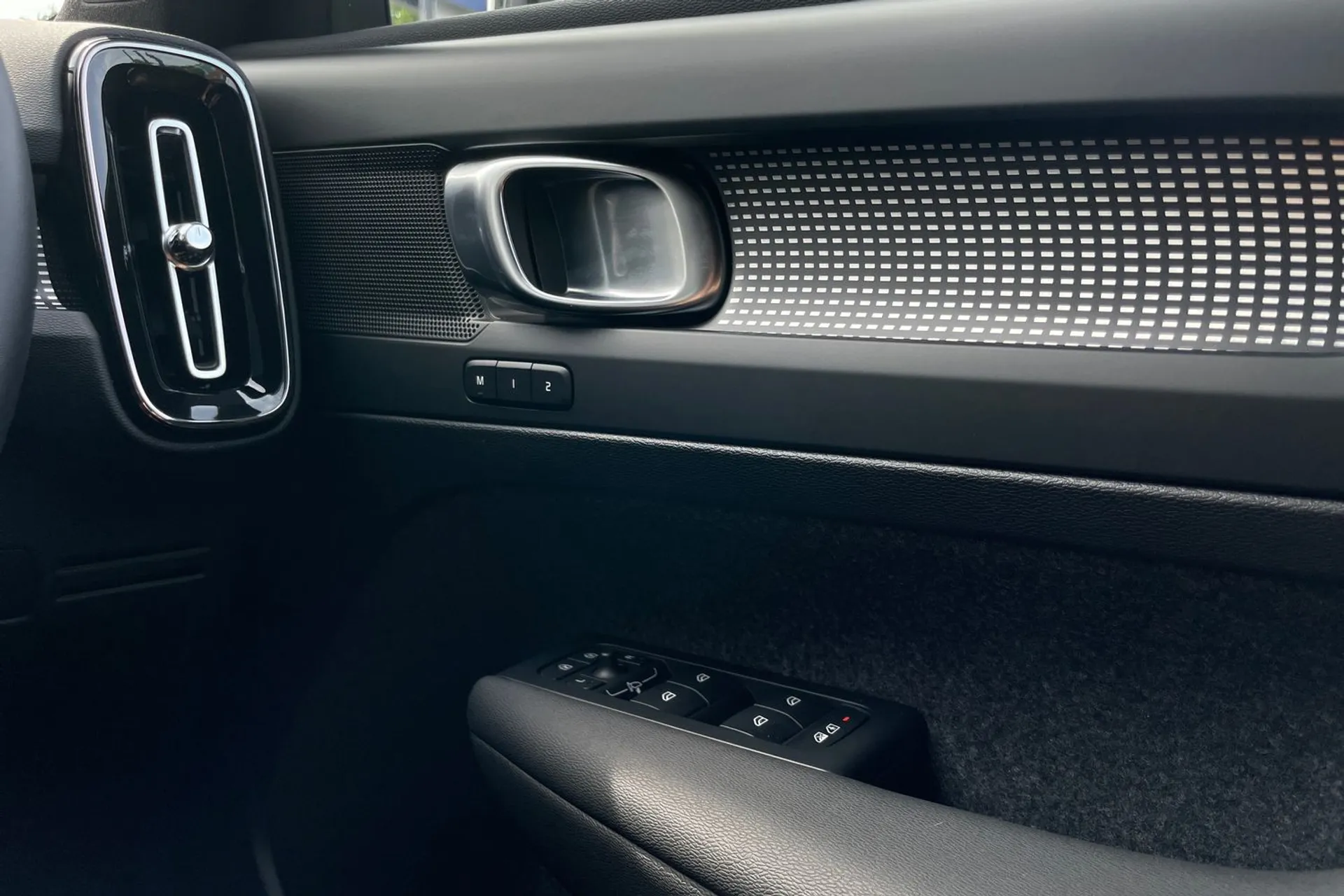 Volvo XC40 thumbnail image number 41