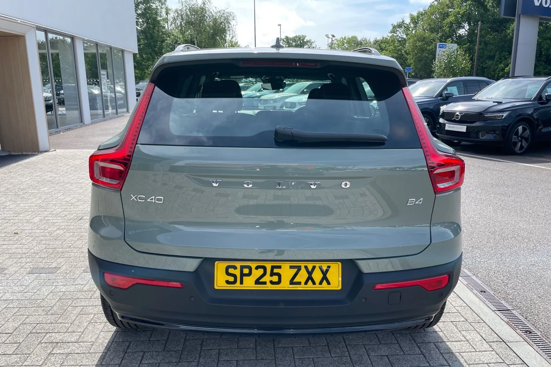 Volvo XC40 thumbnail image number 8