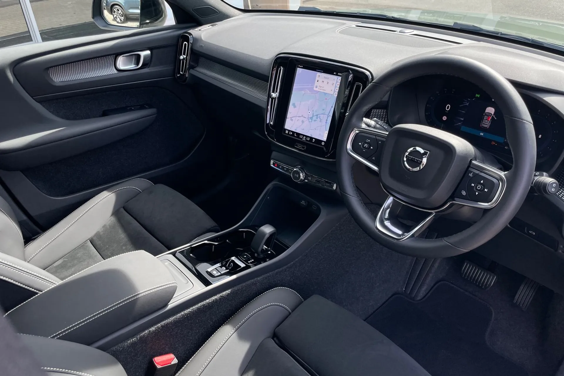 Volvo XC40 thumbnail image number 5