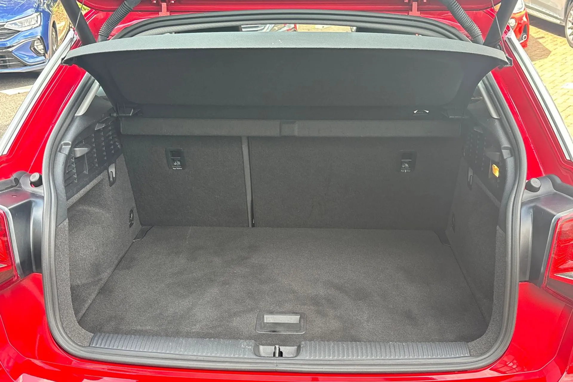 Audi Q2 thumbnail image number 18