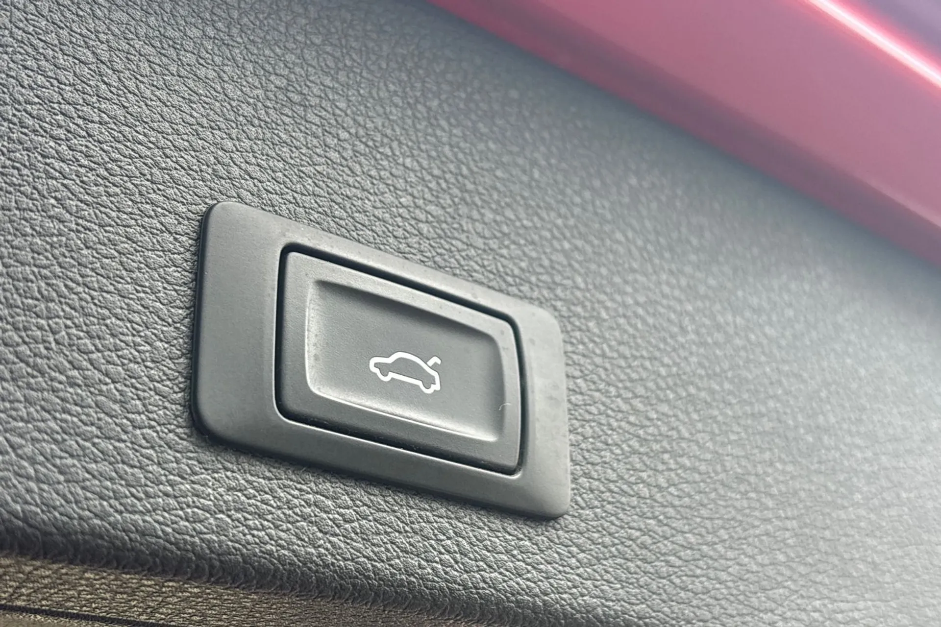 Audi Q2 thumbnail image number 19