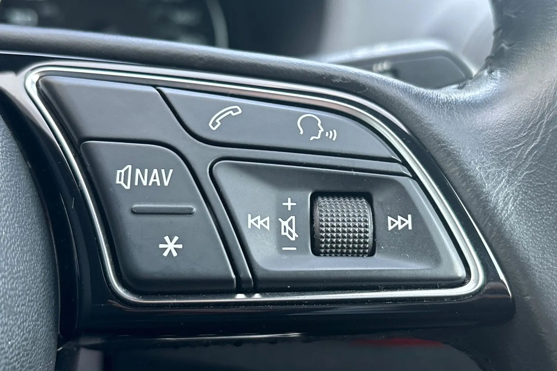 Audi Q2 thumbnail image number 37