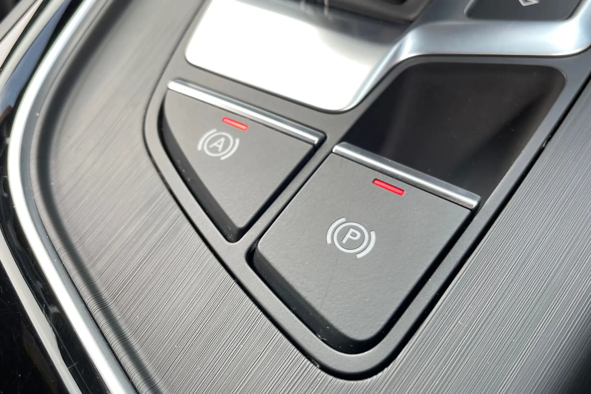 Audi A4 thumbnail image number 34