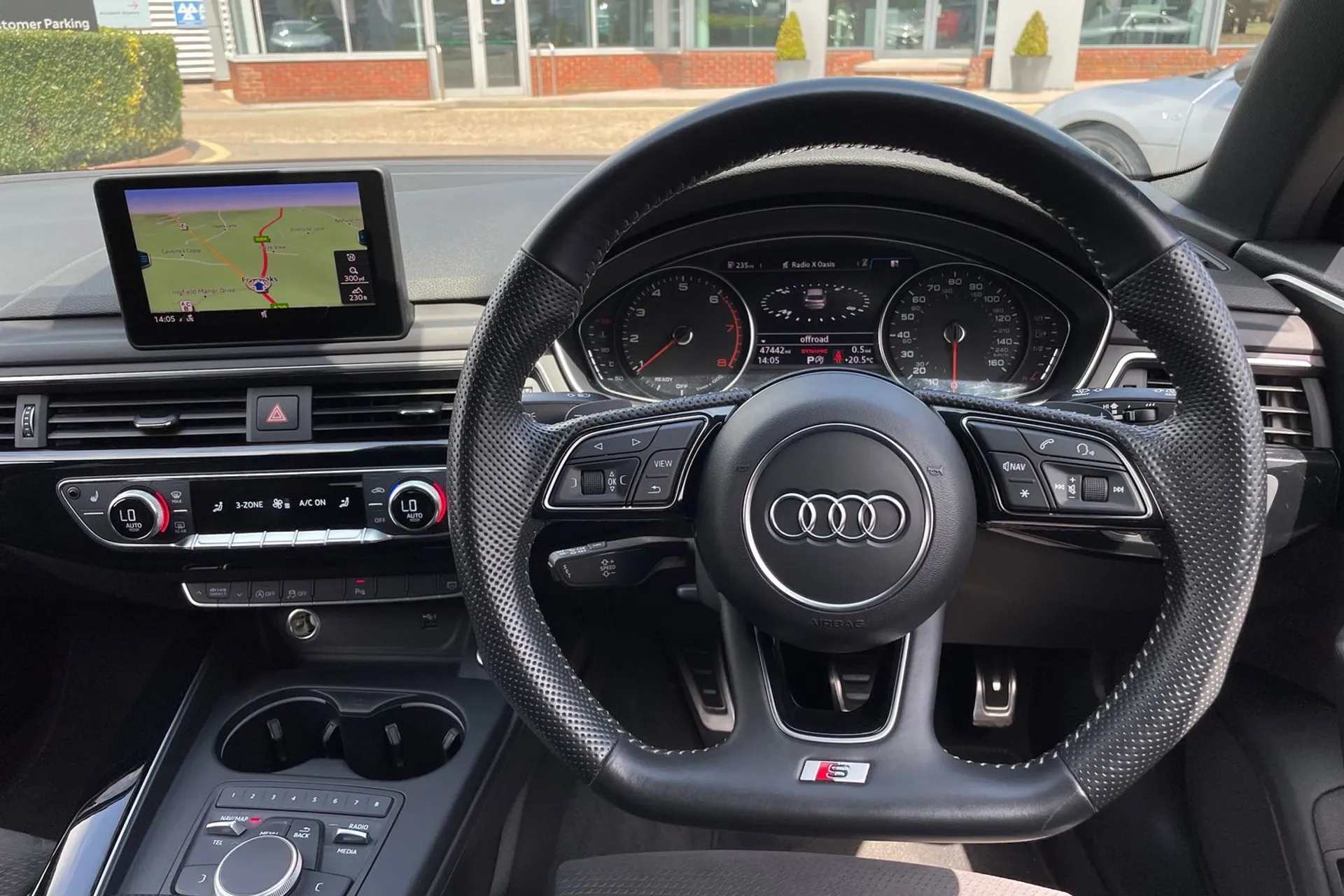 Audi A4 thumbnail image number 35
