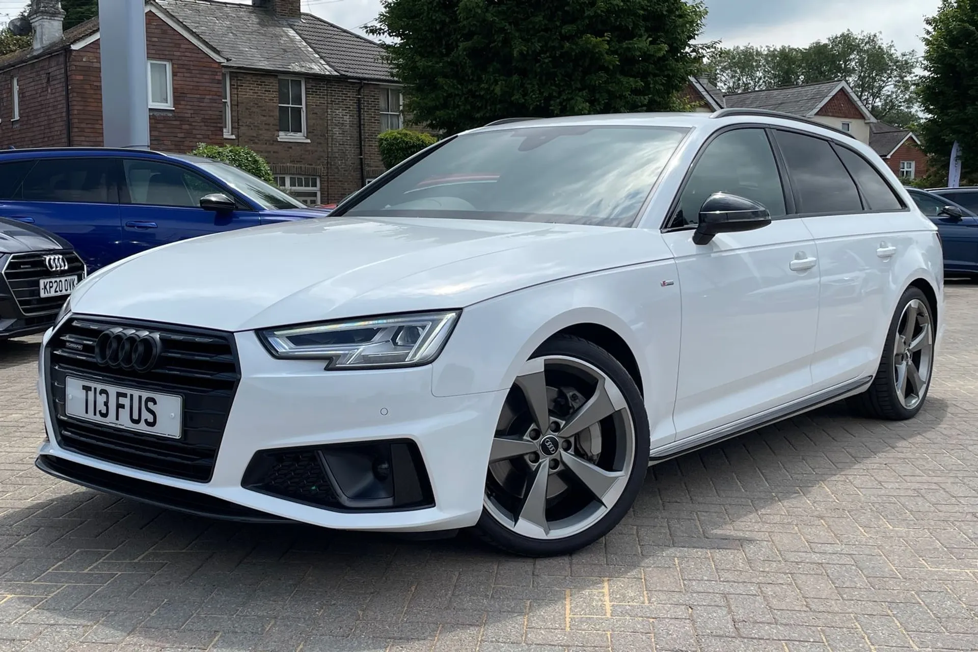 Audi A4 thumbnail image number 24