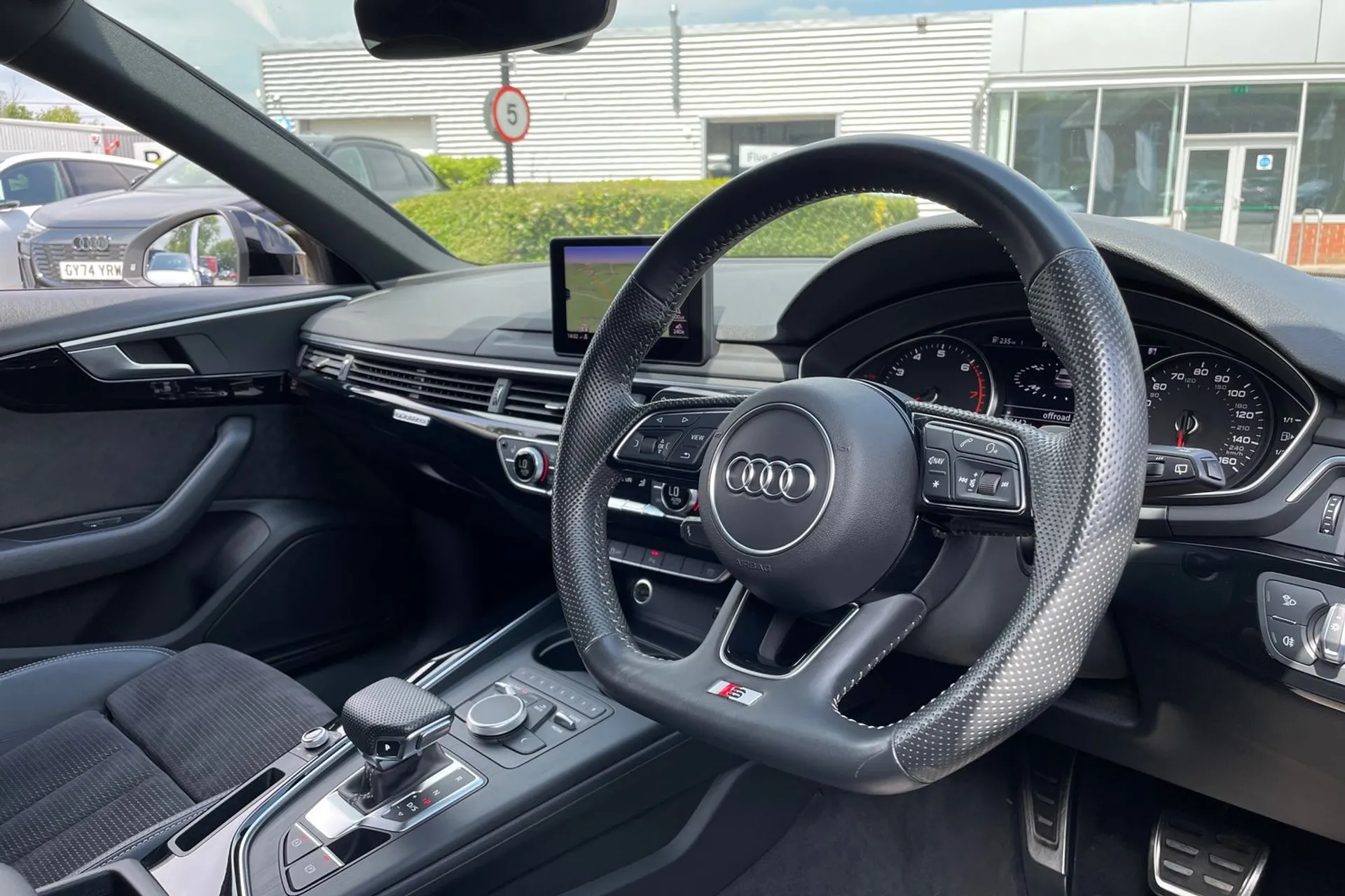 Audi A4 thumbnail image number 26