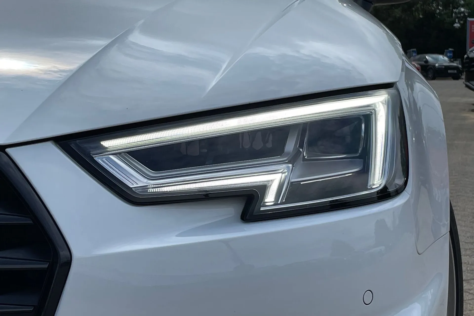 Audi A4 thumbnail image number 45