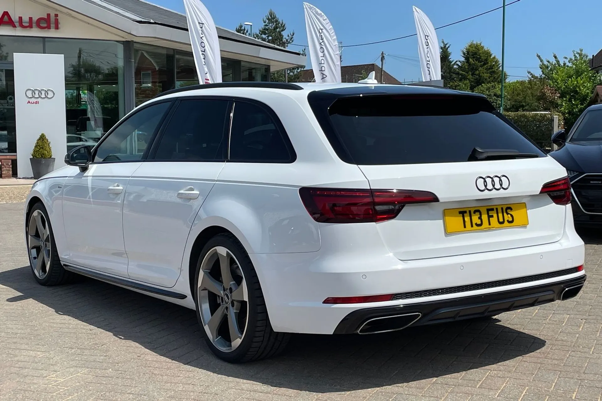 Audi A4 thumbnail image number 6
