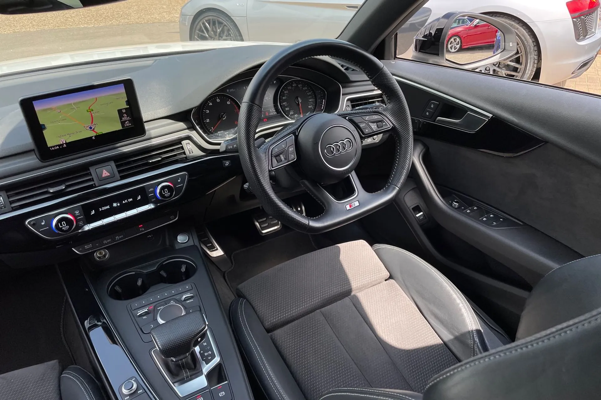 Audi A4 thumbnail image number 36