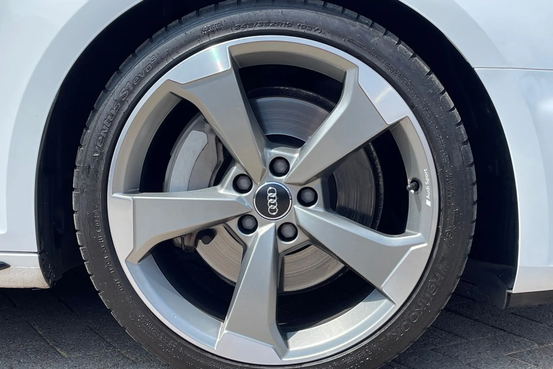 Audi A4 thumbnail image number 8