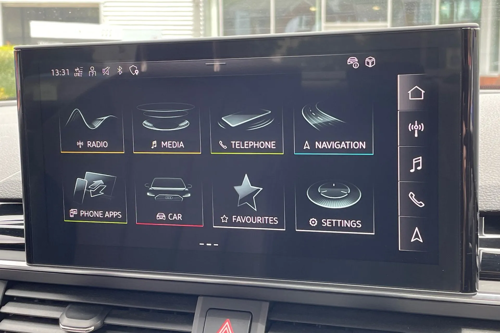 Audi A4 thumbnail image number 12