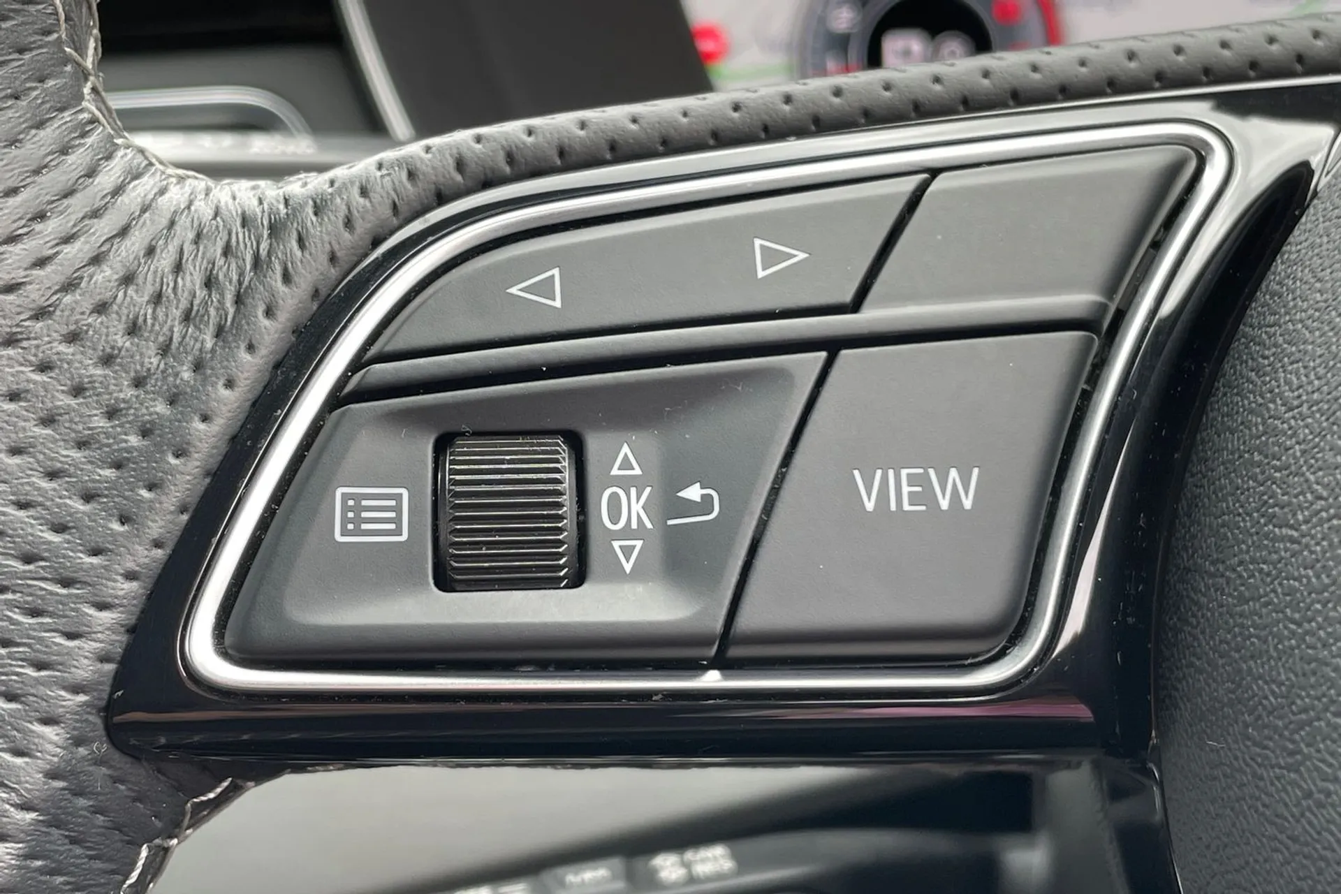 Audi A4 thumbnail image number 18